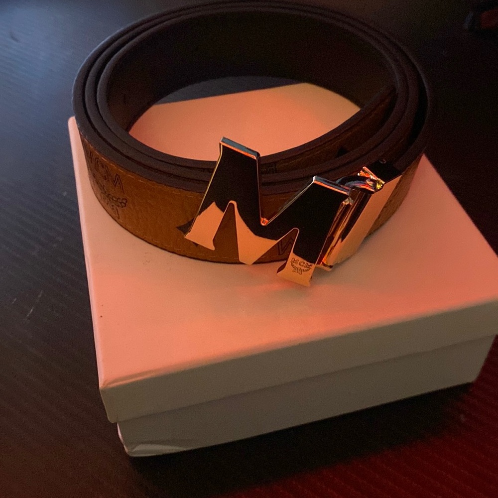 M belt size (115 cm) brown with gold buckle